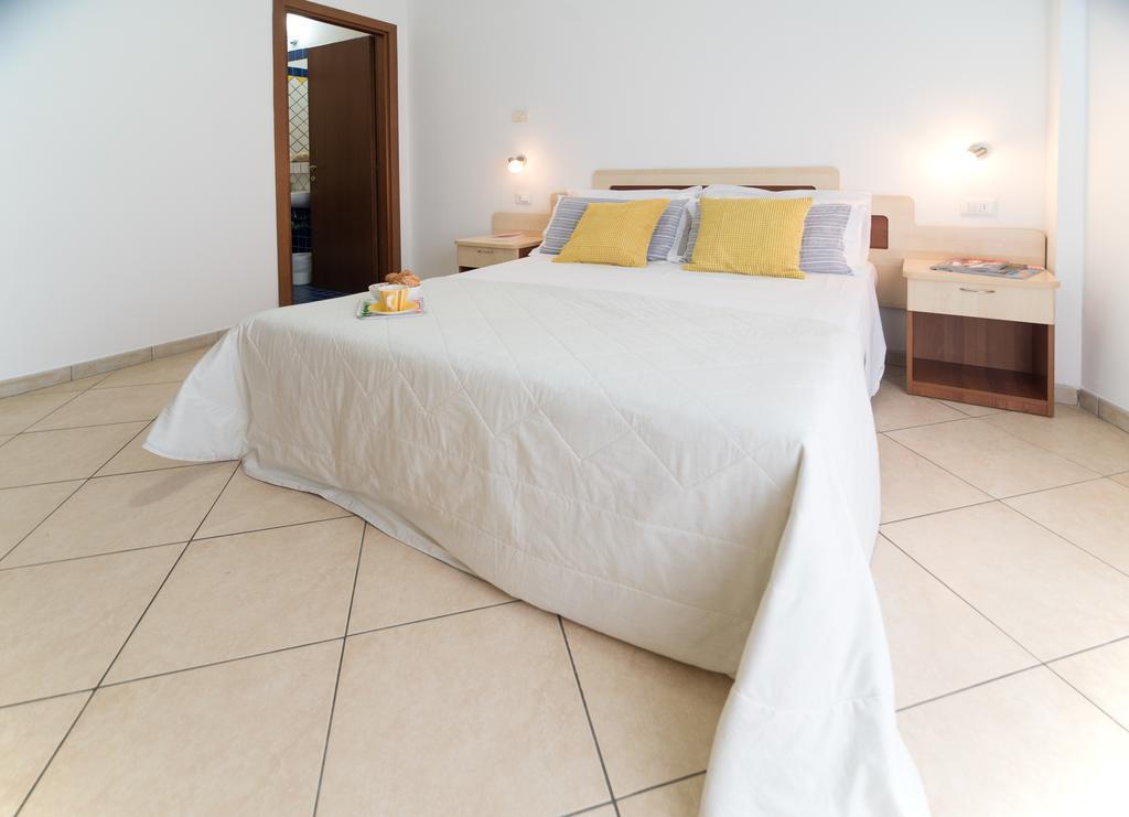 Aparthotel Mediterraneo 2*