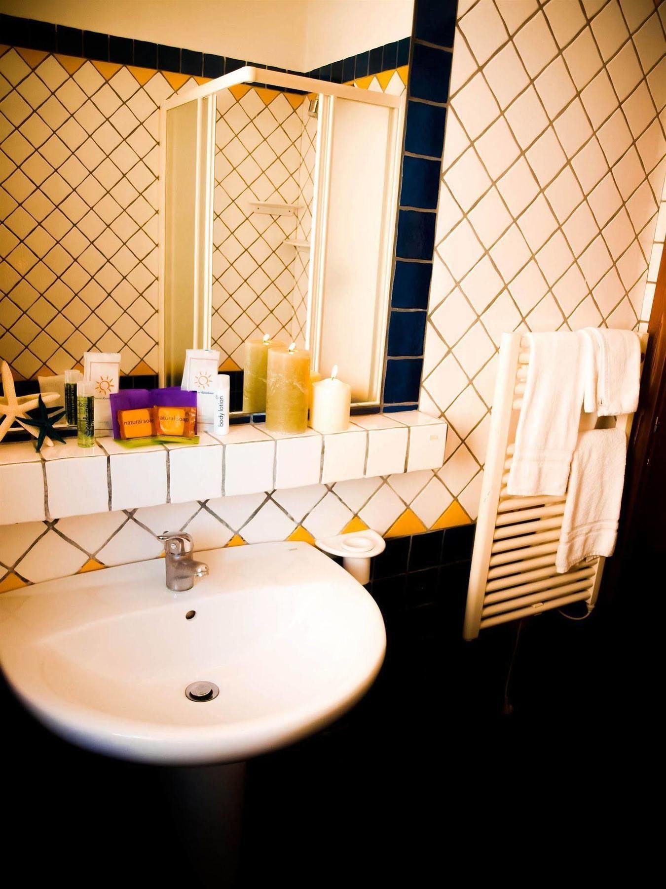 Aparthotel Mediterraneo 2*
